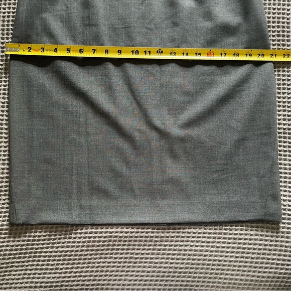 Theory Joanie Sevona Stretch Wool Pencil Skirt In Size 12 - Picture 6 of 13